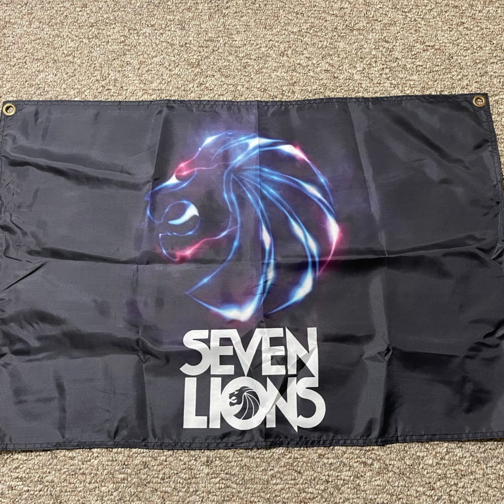 Seven Lions flag